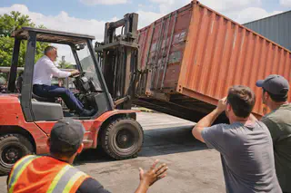 The Day Emma Let Her ‘Business Genius’ Boss Run a 40-Foot Disaster